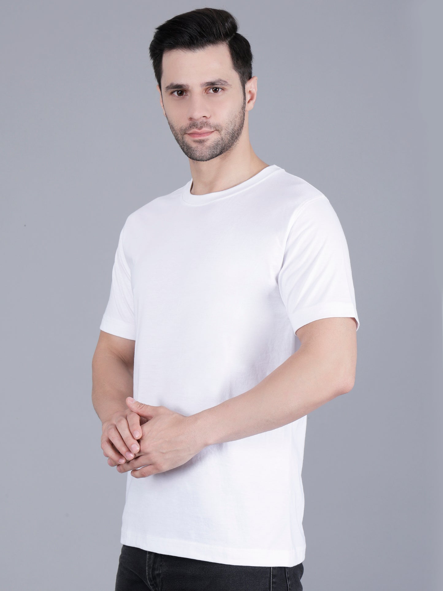 Men's White Regular Fit T-Shirts Solid Round Neck Cotton Blend Half Sleeve