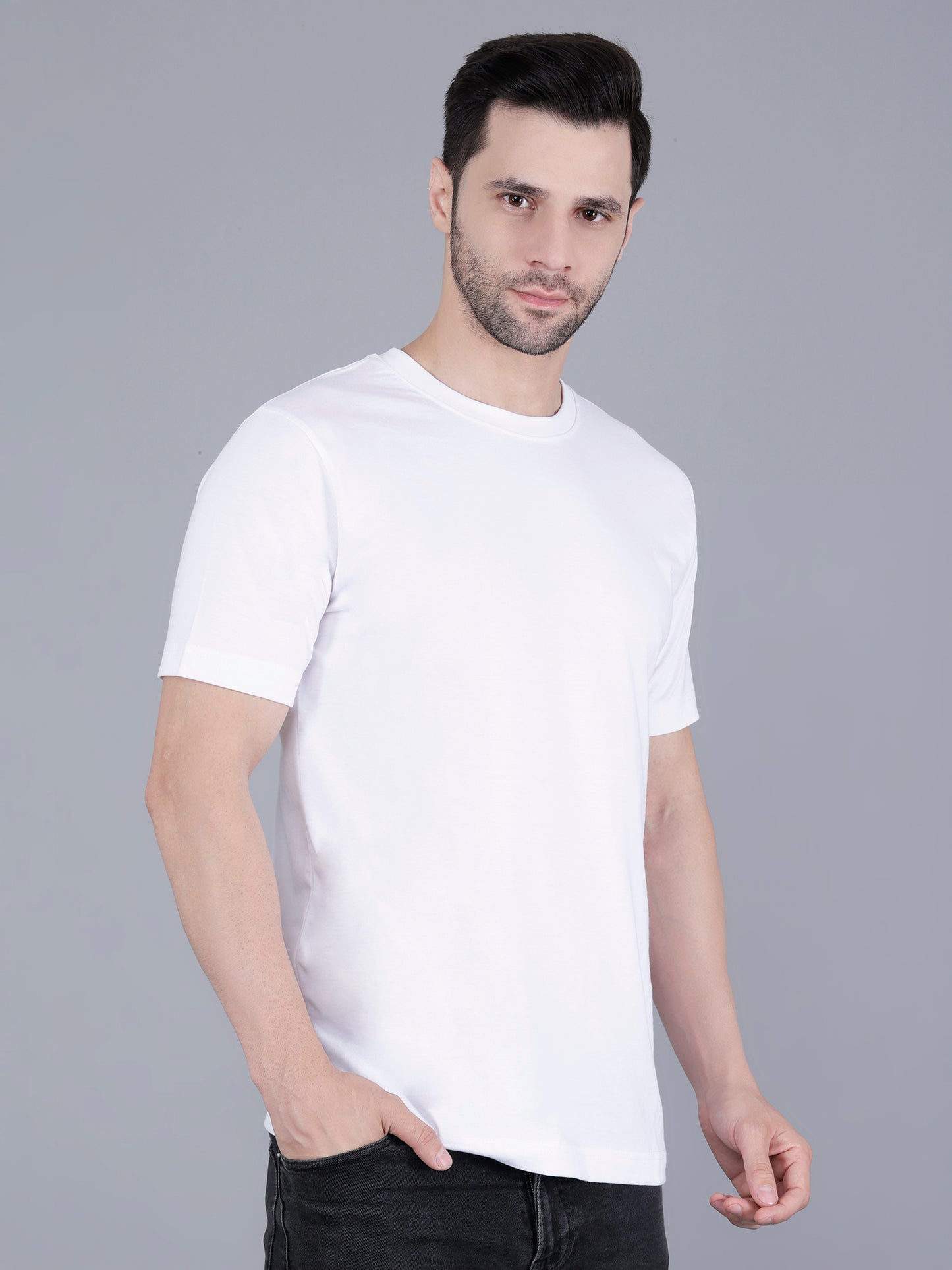 Men's White Regular Fit T-Shirts Solid Round Neck Cotton Blend Half Sleeve