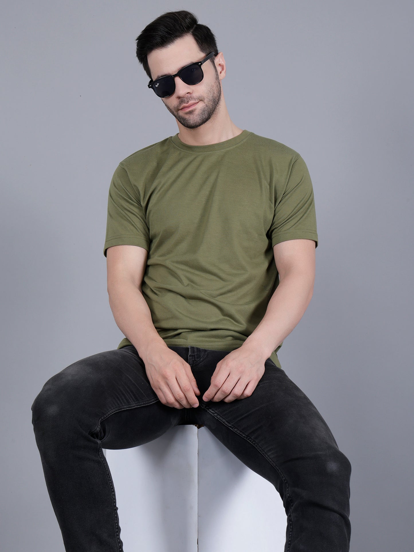 Men's Green Regular Fit Round Neck T-Shirt | Comfortable Casual Wear