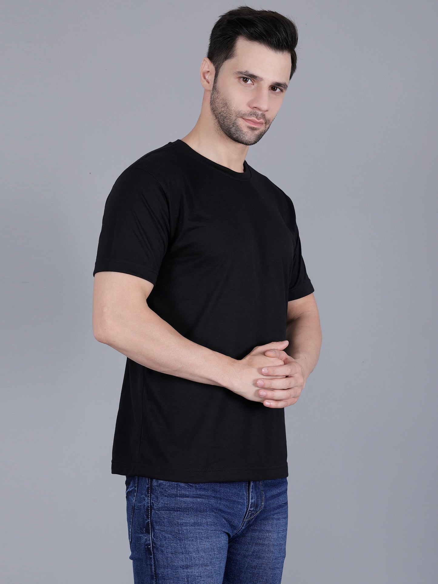 Men's Solid Round Neck Cotton Blend Half Sleeve Regular Fit T-Shirts